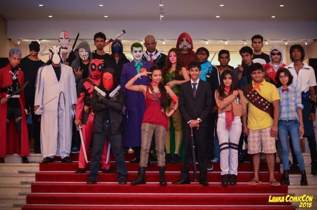 පසුගිය වසරේ ප්‍රථම වරට පැවැත්වුණු Lanka Comic Con සඳහා සහභාගී වූ cosplayers පිරිසක් (moviepilot.com Credit: Ruwen Gy Sil)