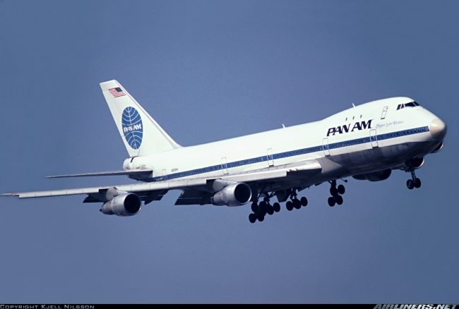 නීර්ජා සේවය කළ වර්ගයේ බෝයින් - 747 ගුවන් යානාවක්. ඒ කාලයේ වැඩිම මගීන් ප්‍රමාණයක් ගෙන යා හැකිව තිබුණු මේ ගුවන් යානය අදටත් ජනප්‍රියයි. රූපය : ultraswank.net