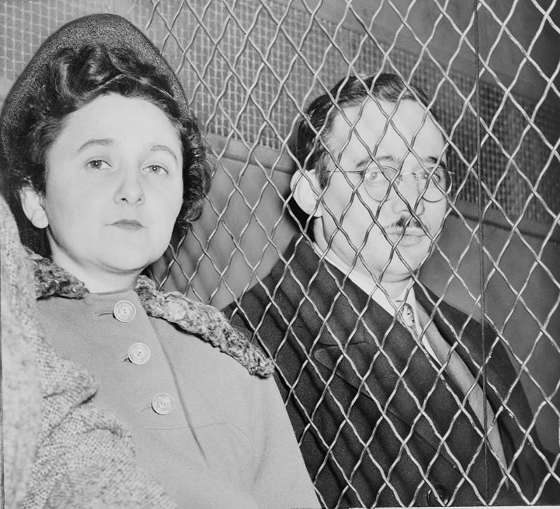 https://assets.roar.media/Bangla/2016/12/800px-Julius_and_Ethel_Rosenberg_NYWTS.jpg