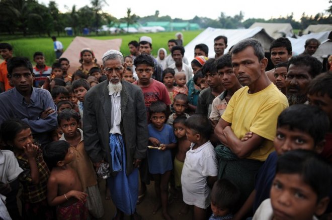 https://assets.roar.media/Bangla/2017/02/burma-rohingya-idps-oct-2012.jpg
