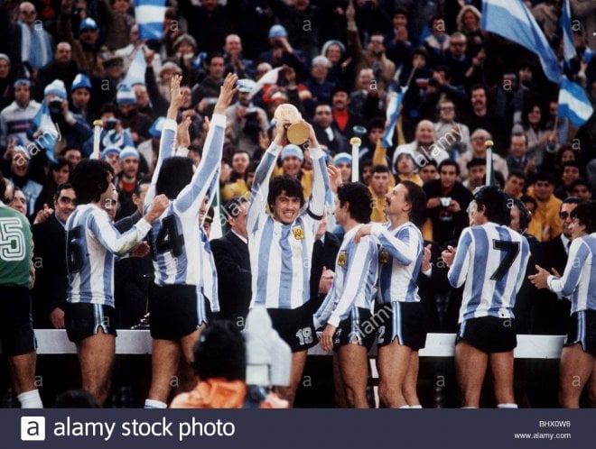 https://assets.roar.media/Bangla/2017/11/holland-1-argentina-3-football-world-cup-final-1978-passarella-argentine-BHX0W6.jpg