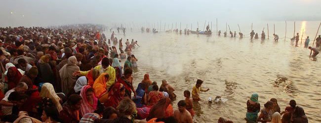 https://assets.roar.media/Hindi/2017/01/Makar-Sankranti-2017-Ganga-Sagar-Bath.jpg