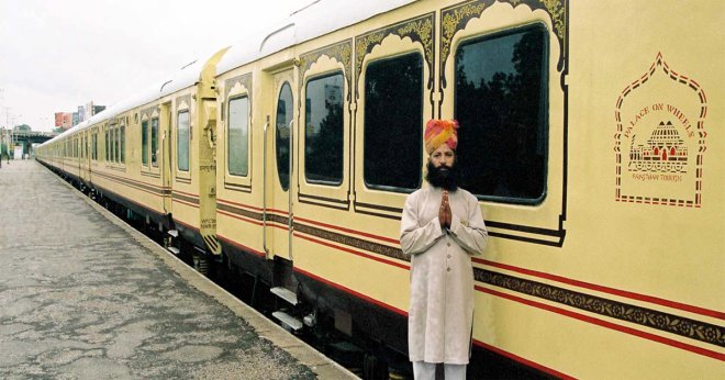 https://assets.roar.media/Hindi/2017/04/Luxurious-Trains-of-india-Palace-on-Wheel.jpg