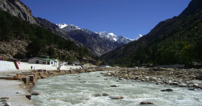 https://assets.roar.media/Hindi/2017/04/Top-11-Famous-Rivers-in-India-Ganga-River1.jpg