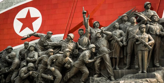 https://assets.roar.media/Tamil/2017/09/278041-military-soldier-North_Korea-statue-monument-monuments-propaganda.jpg