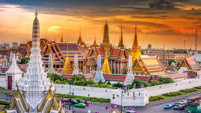 https://assets.roar.media/assets/1V0TdOnEQn45WuPV_bangkok-grand-palace.jpg.jpg