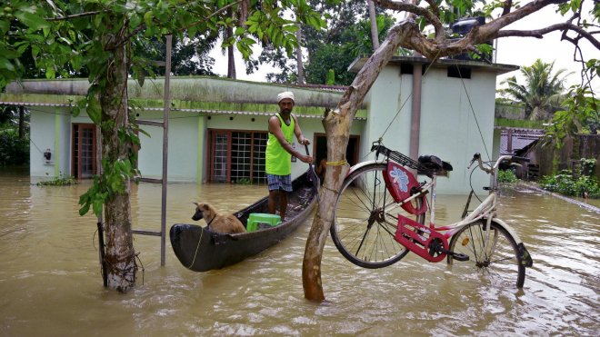 https://assets.roar.media/assets/4uDPMcTPAQEFR2eC_India-kerala-floods.jpg