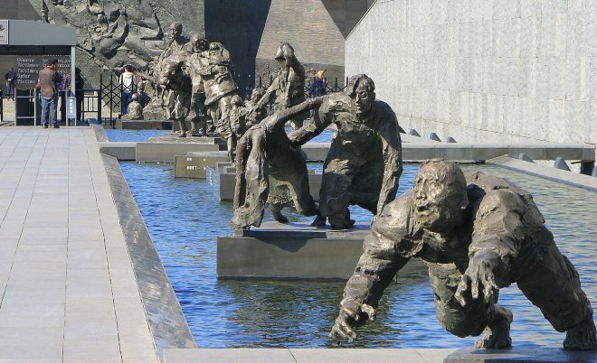 https://assets.roar.media/assets/89i63OUTPieQv7V8_Nanjing-Massacre-Memorial-01.jpg