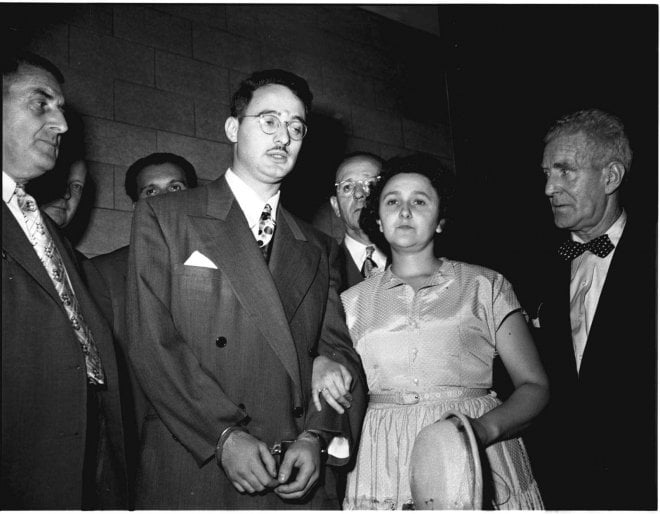 https://assets.roar.media/assets/ER4HgHEGcA8rVQFl_Julius-and-Ethel-Rosenberg-espionage-trial-1951.jpg