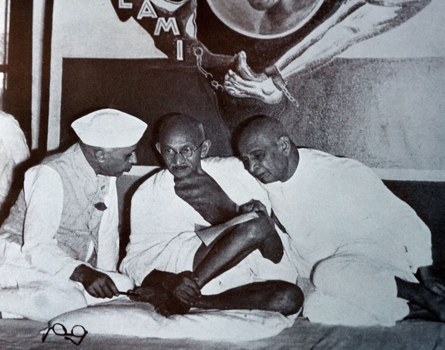 জওহরলাল নেহেরু, মহাত্মা গান্ধী এবং সর্দার প্যাটেল; Image Source : news18.com