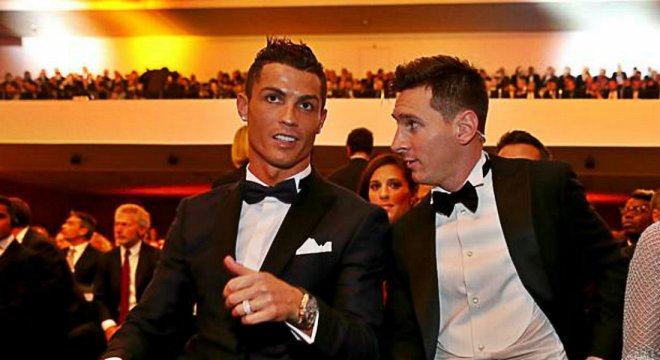 https://assets.roar.media/assets/P7mXl1QPa39oJGJg_Cristiano-Ronaldo-and-Lionel-Messi-have-had-a-phone-call-1.jpg
