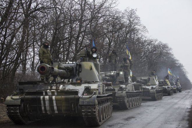 https://assets.roar.media/assets/RKANPRQ2S60KTLWs_1280px-OSCE_SMM_monitoring_the_movement_of_heavy_weaponry_in_eastern_Ukraine_(16544235410).jpg