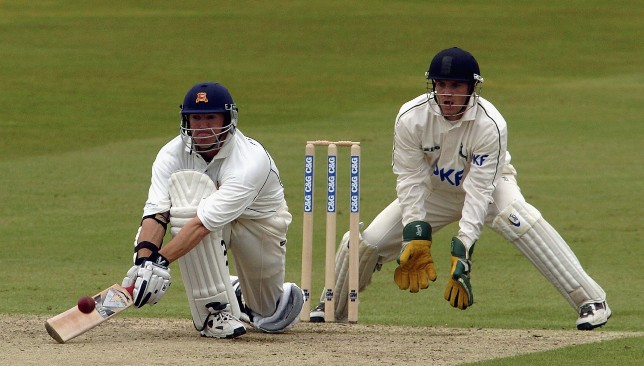 Andy Flower of Zimbabwe finished the innings with an unbeaten 199 for the first time on the Test field.