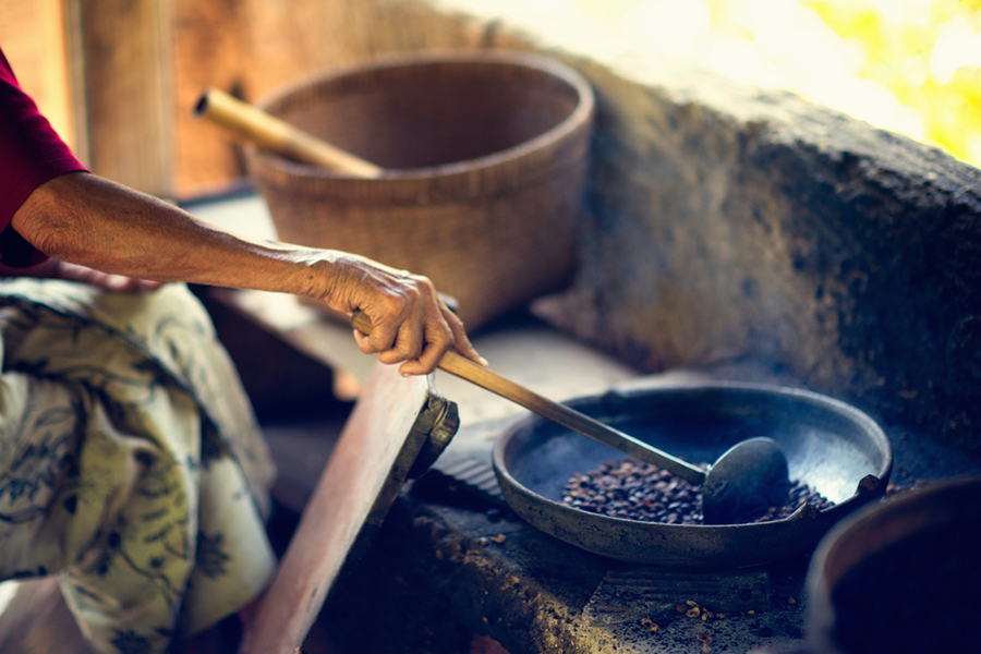 roasting Luwak coffee beans (Pic: theexoticbean)