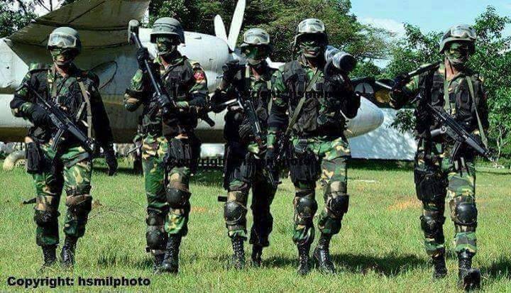 বাংলাদেশ সেনাবাহিনীর সবচেয়ে প্রশিক্ষিত ও চৌকস ১ম প্যারা-কমান্ডো ব্যাটালিয়ন; Image Source : militaryimages.net