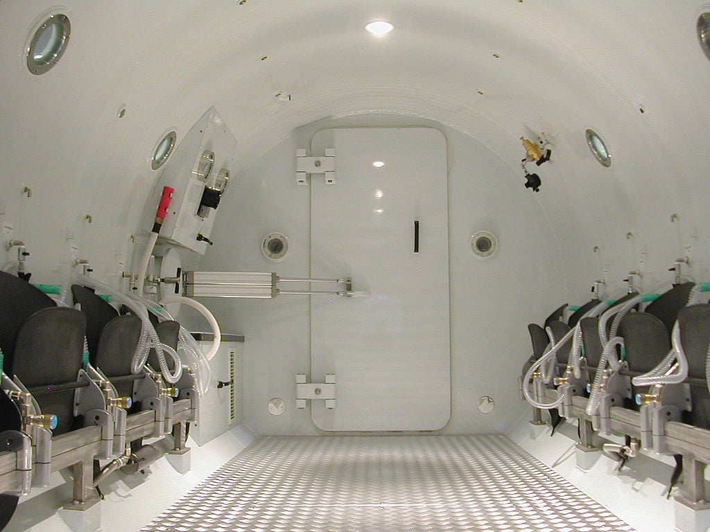 https://en.wikipedia.org/wiki/Diving_chamber#Recompression_chamber