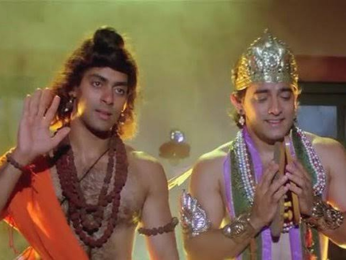 Salman And Amir khan in a scene