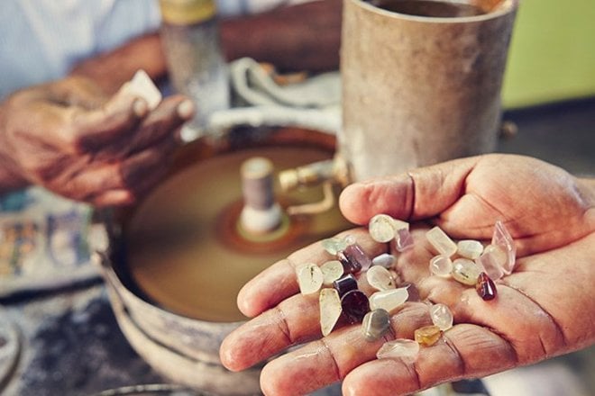 https://assets.roar.media/assets/w5NTp7m2Uw0PN2td_Traditional-gem-polishing-methods-in-Ratnapura.jpg